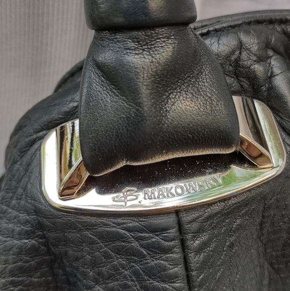 B. Makowsky Black Genuine Leather Slouchy Boho Bucket Bag - Picture 7 of 13